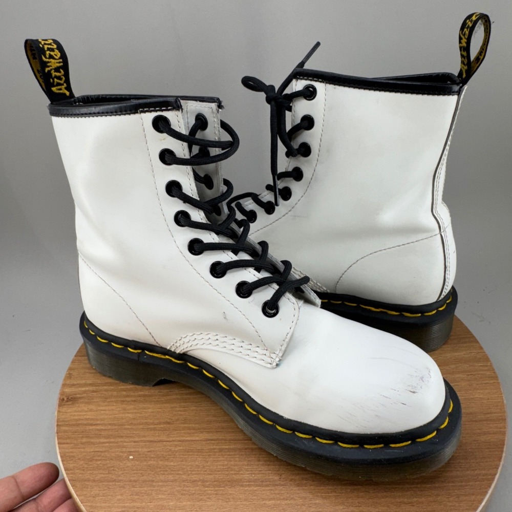 Dr. Martens 11821 Boots Womens Size 7 White Leather Combat Punk Grunge Goth - Picture 6 of 12